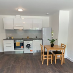 Studio, Crawley RH10 1ET